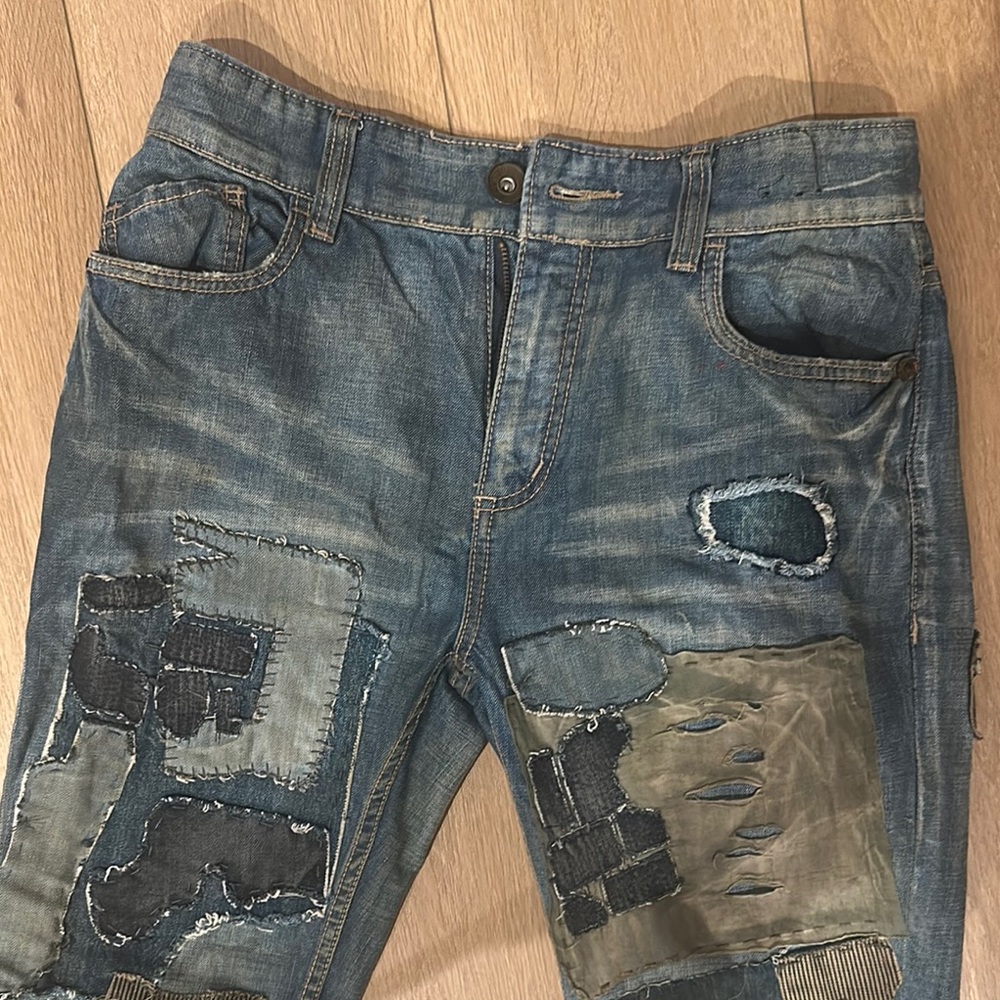Men's Distressed Patchwork Jeans - Picture 6 of 6